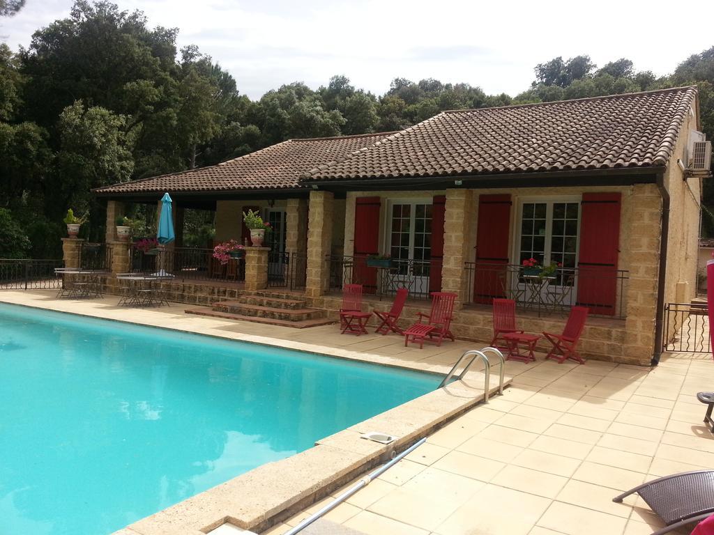 La Combe Joseph Acomodação com café da manhã Remoulins Exterior foto