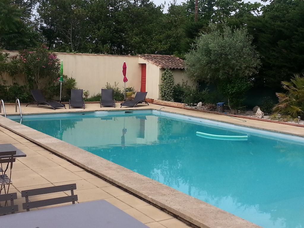 La Combe Joseph Acomodação com café da manhã Remoulins Exterior foto